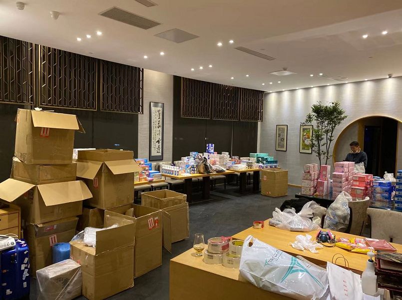 这个日本人在药妆店疯狂“抢口罩”，还自费200万日元人肉带到中国（组图） - 16