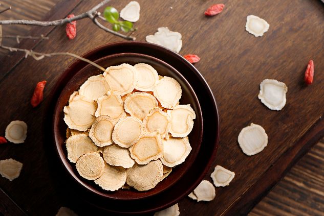 西洋参是夏季里的中药之王，解决一切不适症！