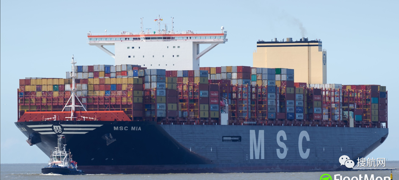 突发全球最大集装箱船撞倒码头岸吊pil集装箱船一名船员落海两船都曾