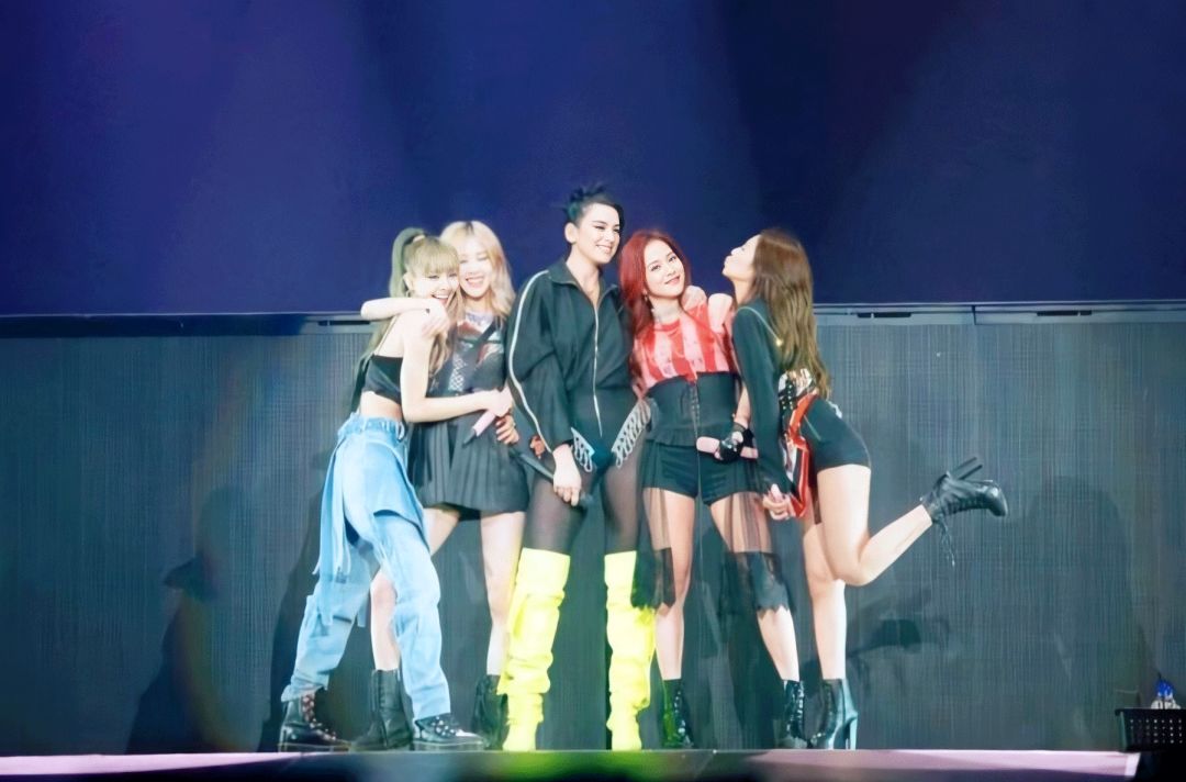 【时尚】最壕女团BLACKPINK：3分钟换24套造型，一条项链值一套房首付（组图） - 57