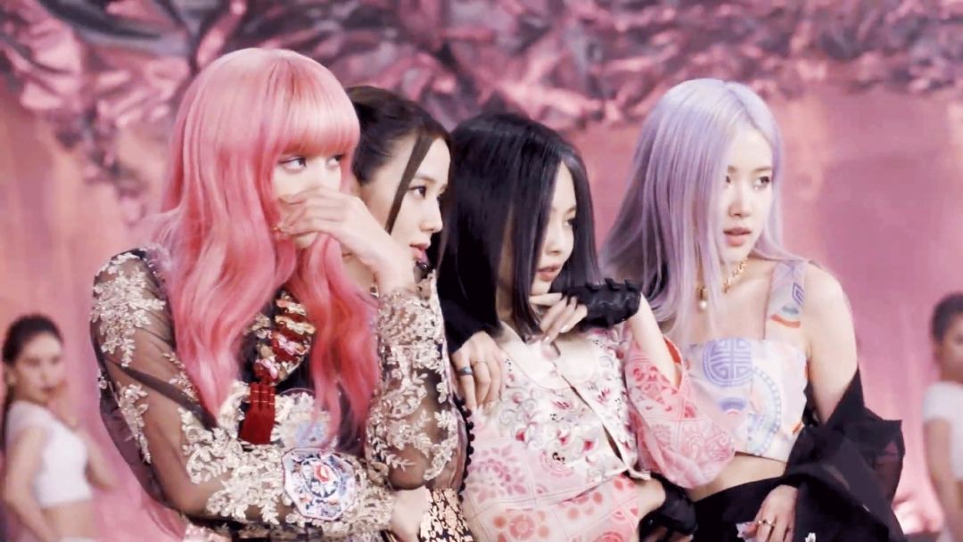 【时尚】最壕女团BLACKPINK：3分钟换24套造型，一条项链值一套房首付（组图） - 4