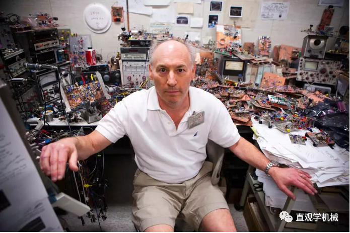 雷军，扎克伯格，Linus 等巨佬的办公桌