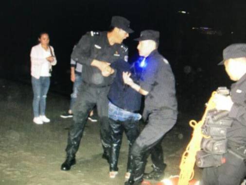 老妈妈绝望跳河：儿子嫌我不会带孙子 赶我出门