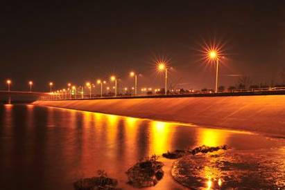 老妈妈绝望跳河：儿子嫌我不会带孙子 赶我出门