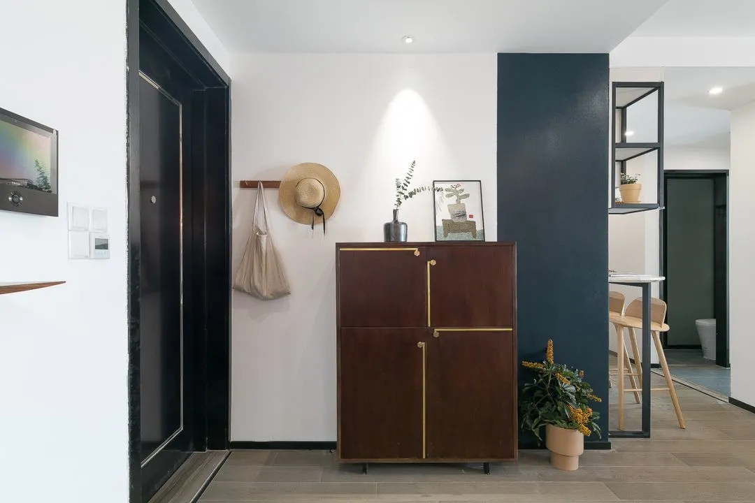 72㎡的小户型好精致，过道设吧台，餐厅加卡座，有颜值更有情调