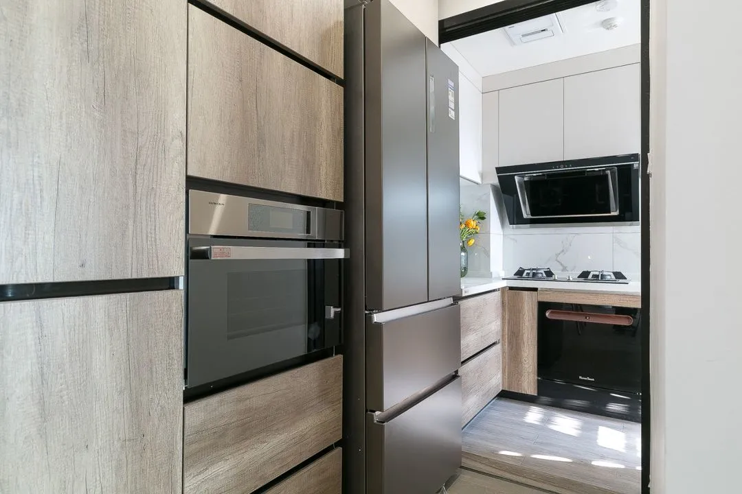 72㎡的小户型好精致，过道设吧台，餐厅加卡座，有颜值更有情调