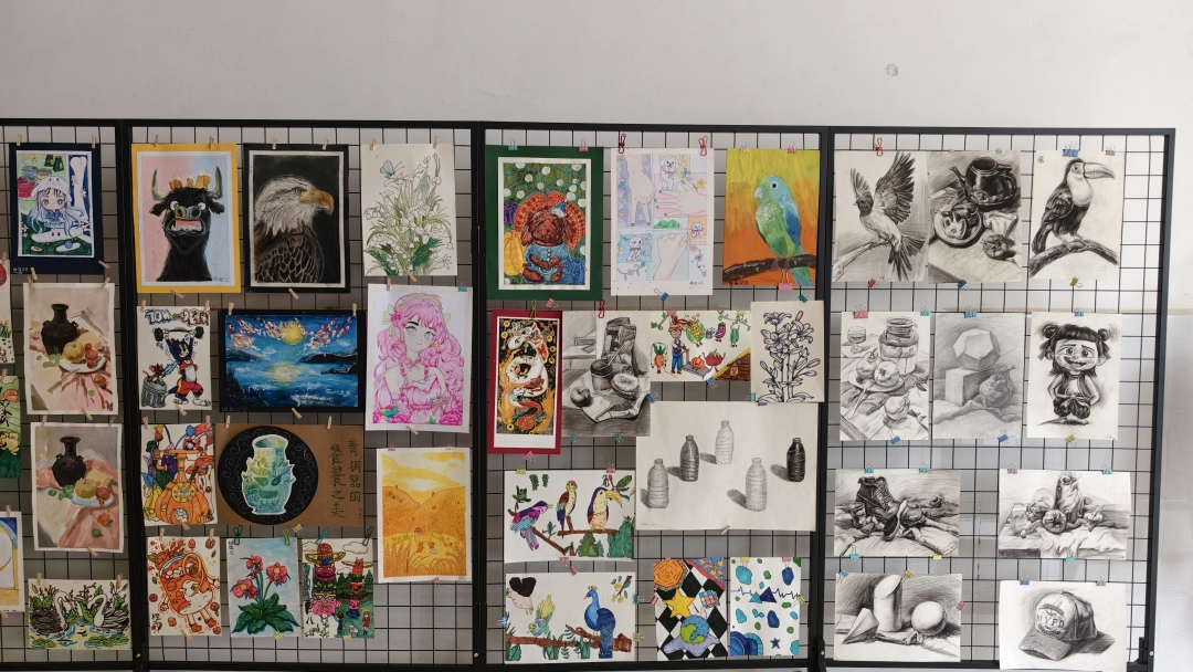 每一笔色彩里藏着孩子的梦想！贵阳这所小学，为学生办个人画展！