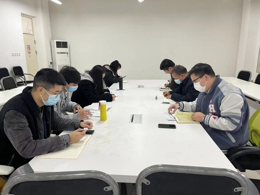 我院集体学习党的十九届六中全会(图1)