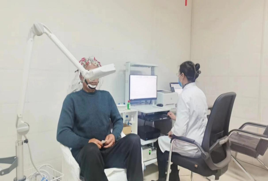 日本光电脑电图怎么样脑生物电活动的记录者——脑电图_https://www.jmylbn.com_新闻资讯_第5张