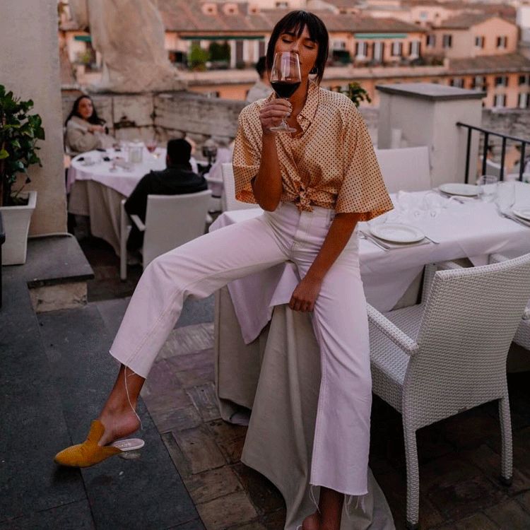 除了 T-shirt 外 ，夏季小短袖還有這 6 件必收！