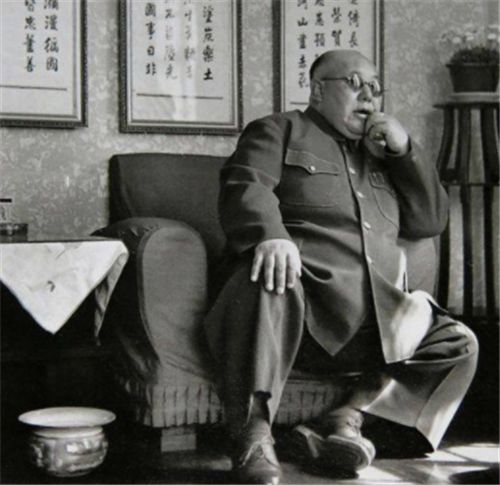 他携7.5吨黄金逃往美国，养四房太太，晚年却只想回中国（组图） - 9