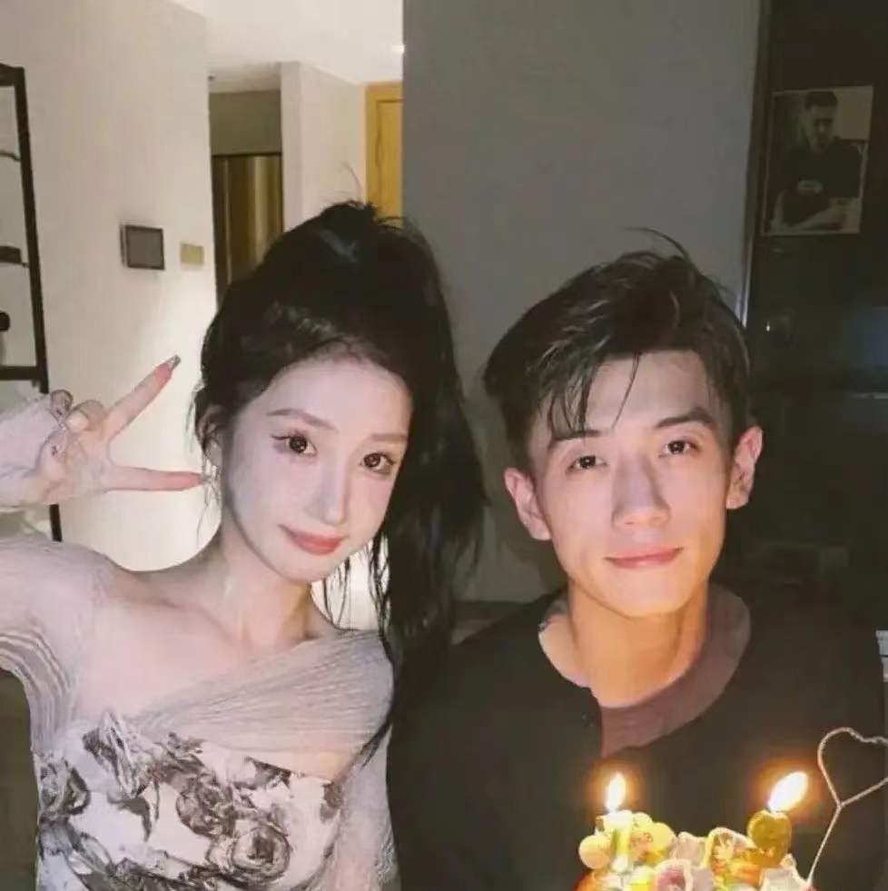 知名网红情侣竟然打“合体擦边球”？为了博眼球，连“脸”都不要了，恶心（视频/组图） - 20