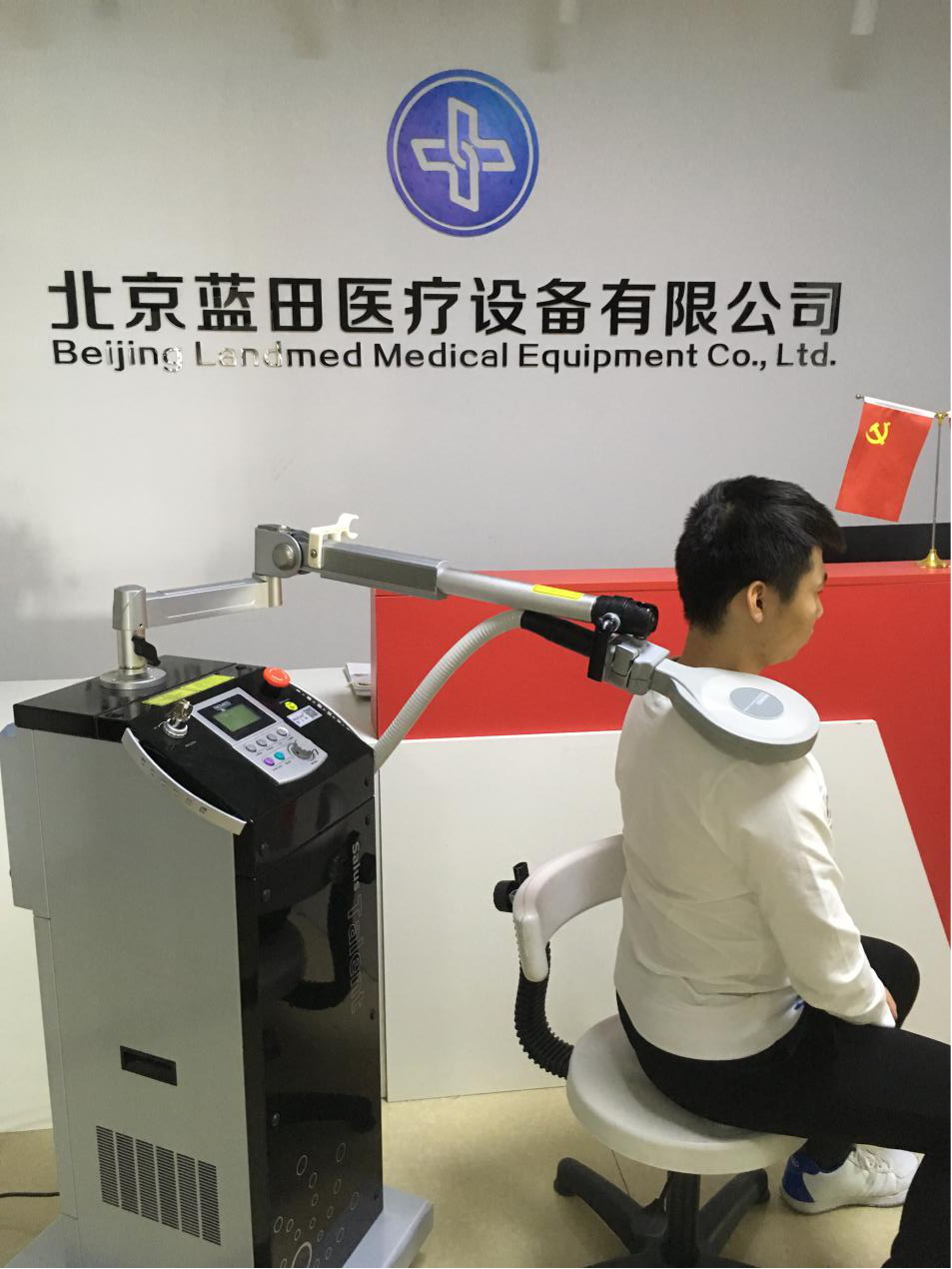 疼痛仪怎么回事快来看！激光磁场理疗仪疼痛的克星！_https://www.jmylbn.com_新闻资讯_第3张