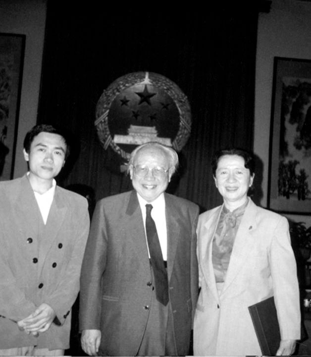 张磊：中国第一枚《教师节》邮票和邮票背后的教师(图6)