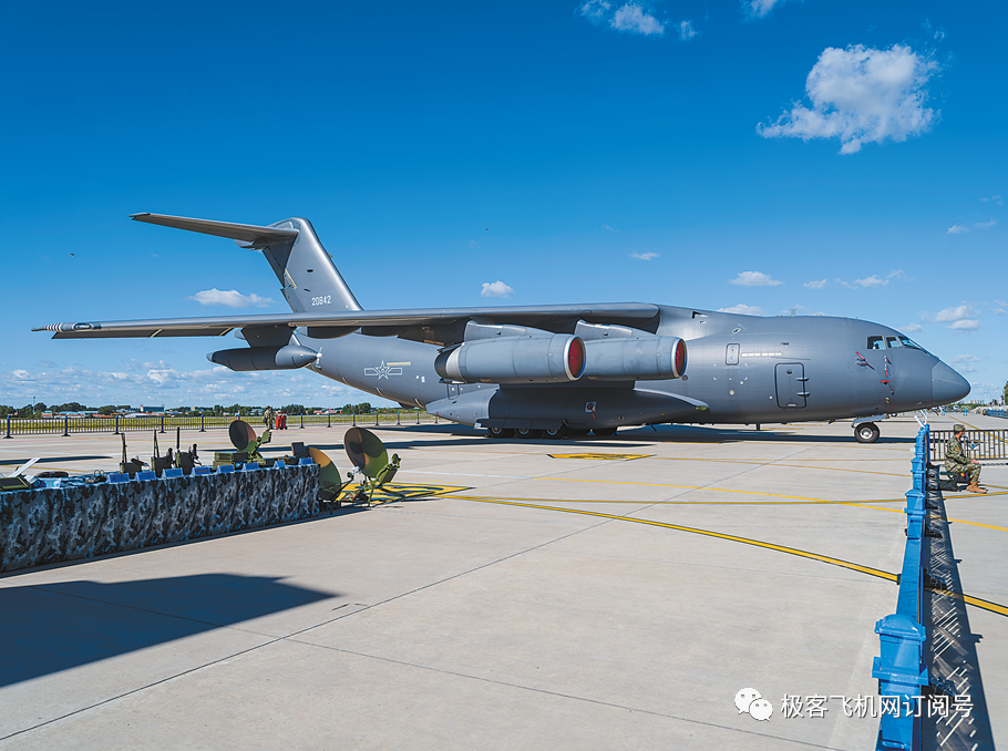 运油-20、歼-20、歼-16三机同框照首次发布 ,我国空中加油技术取得重大突破!的图2
