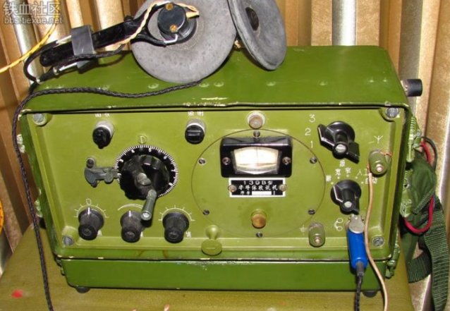 军品鉴赏 | 那些年我收藏的退役军用电台,你见过几款?-友友