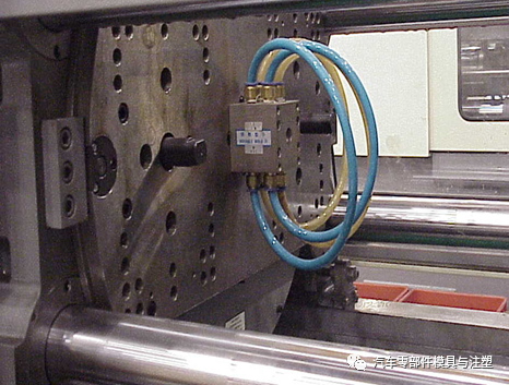 干货 & 双色注塑模具设计经典经验分享！的图10