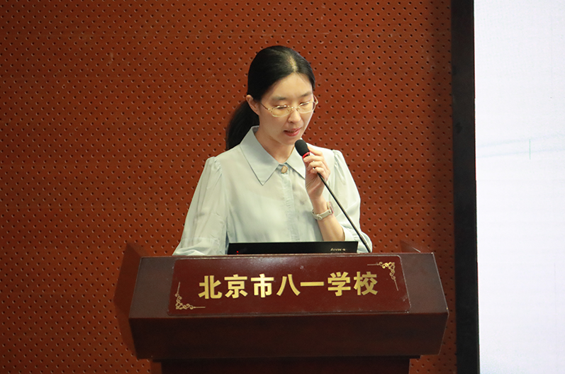 北京市学科骨干教师,八一学校生物教研组长原牡丹,作生物科技课程