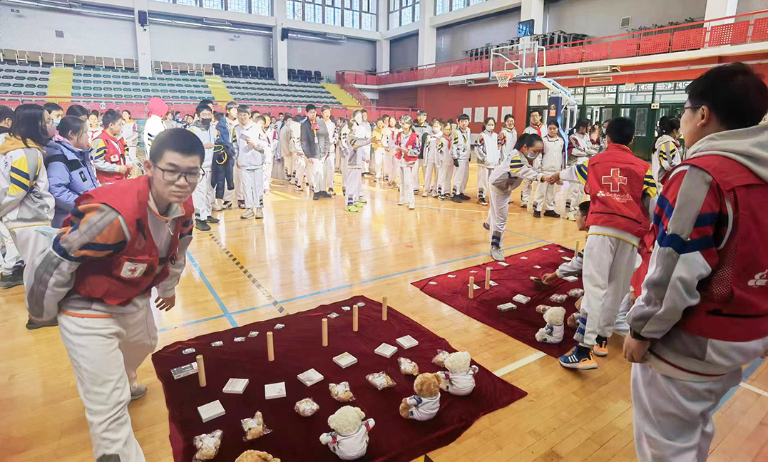 "我们前进的步伐永远不停息!"海淀这所中学名校迎来77周岁生日