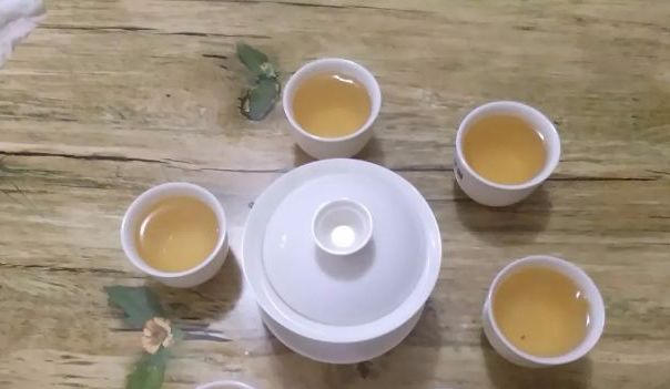 喝茶，喝出一口“黄牙”？