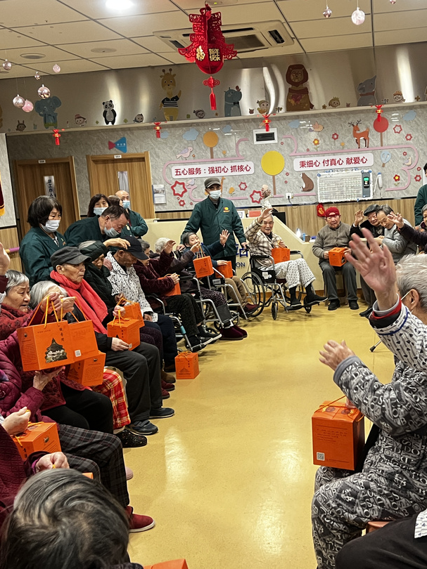 青莲吉祥粥，暖暖顾连玺桥情