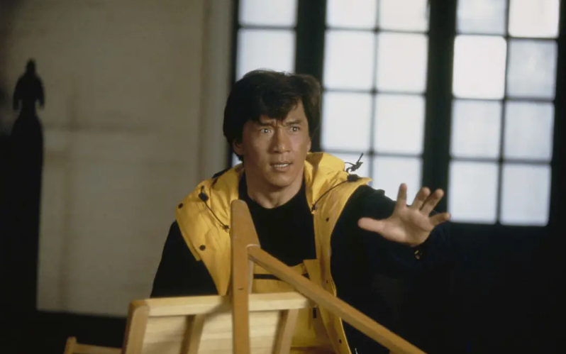 力压周星驰,一项纪录保持5年,成龙这部动作片,创造了影史之最(生涯