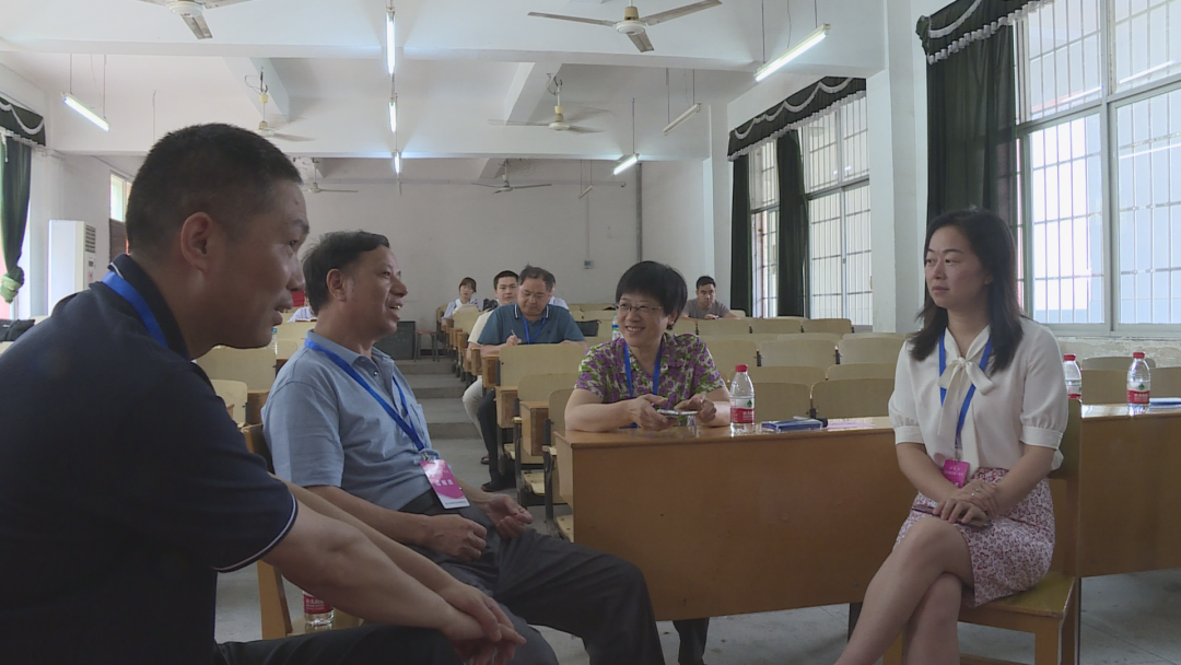 雷芳毛晓青视察中考考务工作