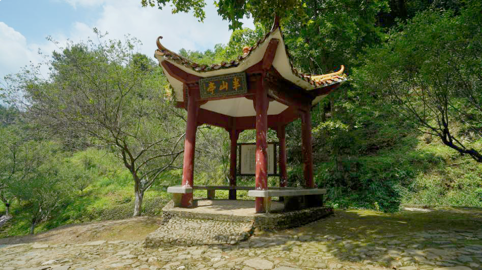 梅关古道上的古亭