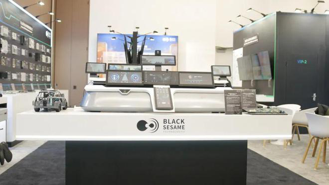 中国车企买买买，“征服”AI巨头｜CES 2024