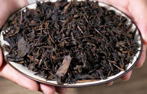 品一杯茶，年末，往事清零；余生，爱恨随意