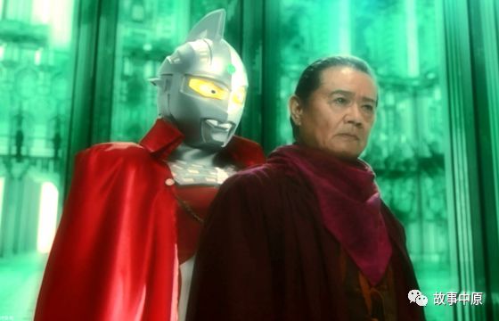 苍月奥特曼蓝版钉的十字架上面 历史上奥特曼七次被钉十字架，奥特兄弟算了，苍月我想不通！