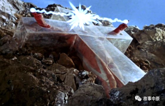 苍月奥特曼蓝版钉的十字架上面_苍月女战士奥特曼蓝版在线播放_蓝苍月奥特曼