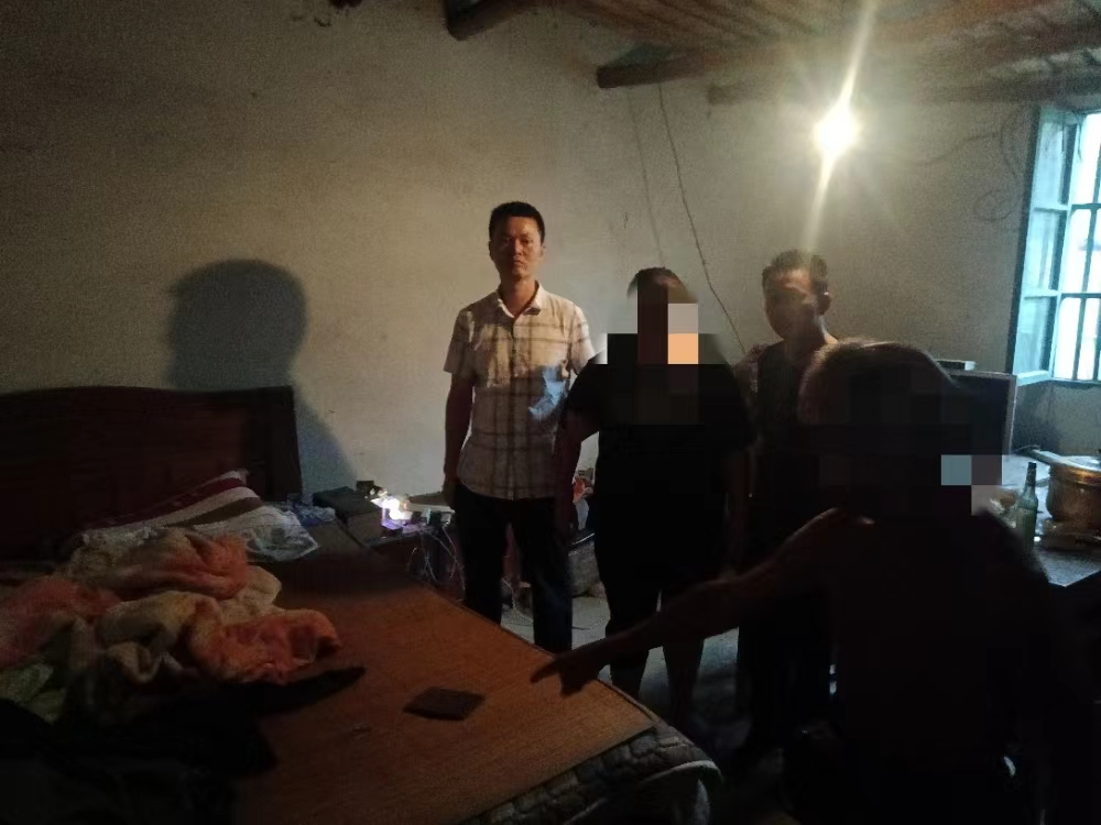 七旬老人200元嫖娼被偷1300元！报警后喊冤随后又闪烁其词