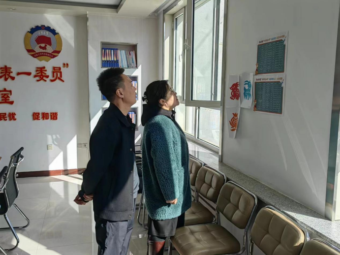区委副书记卢山一行深入虎山街道调研"两代表一委员"工作站运行情况 -