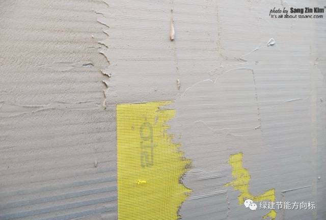 外国人用聚氨酯发泡剂来粘贴聚苯板外保温，这种工艺靠谱不？