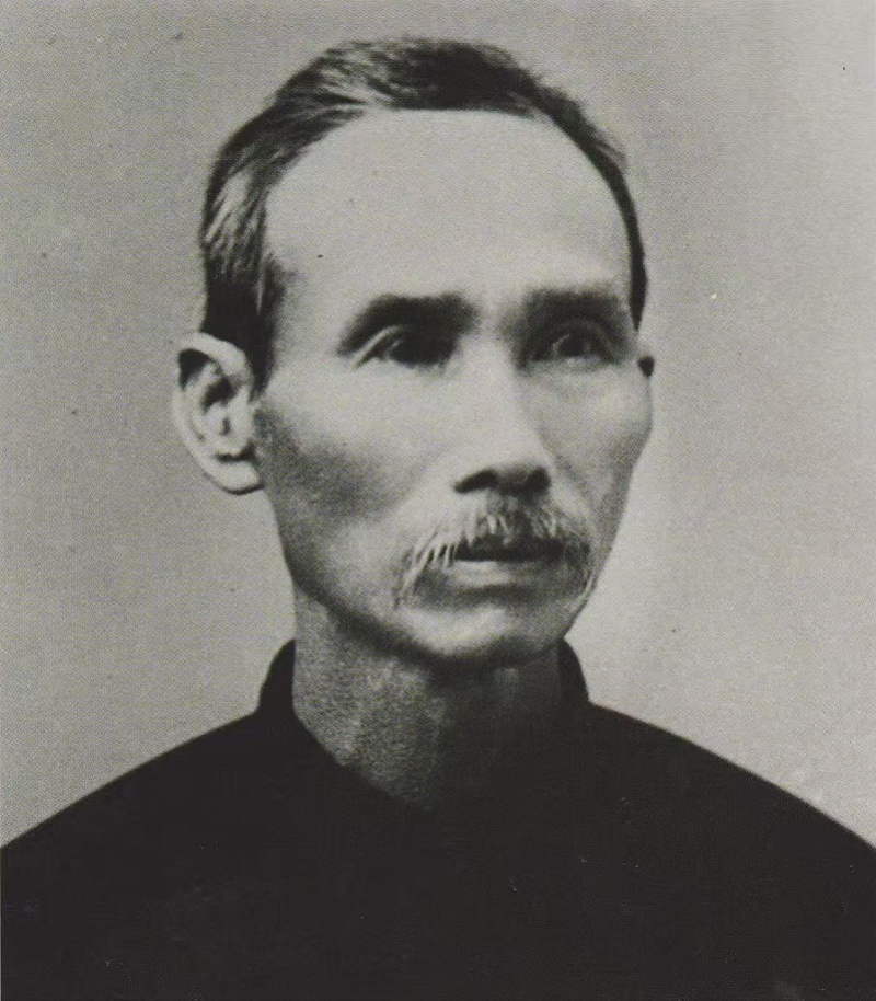 《檀香山星报》曾刊登报道称，“陈芳（Chun Afong）是夏威夷当地华人中的第一个百万富翁”