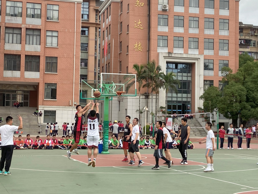 篮不住的青春福州第十六中学英才中学师生篮球交流赛侧记