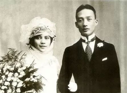 民国范丨在？拍张婚纱照？