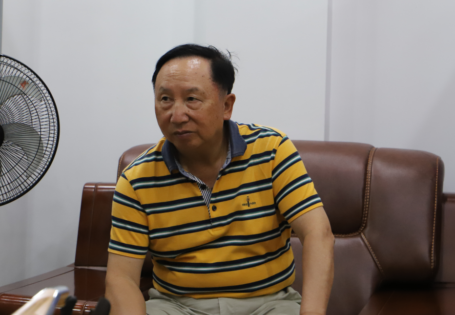 原广州军区副政委周遇奇中将▲叶爱民书记与远程战友视频▲原广州军区