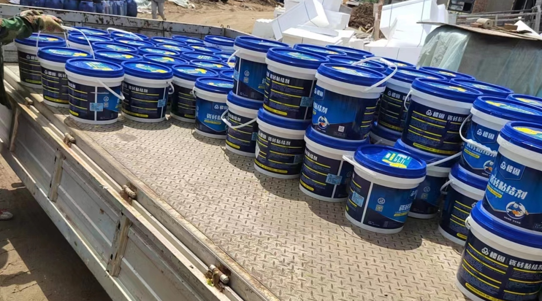 10000多平方瓷砖铺贴面积,全部由楼固瓷砖胶,背胶供应!