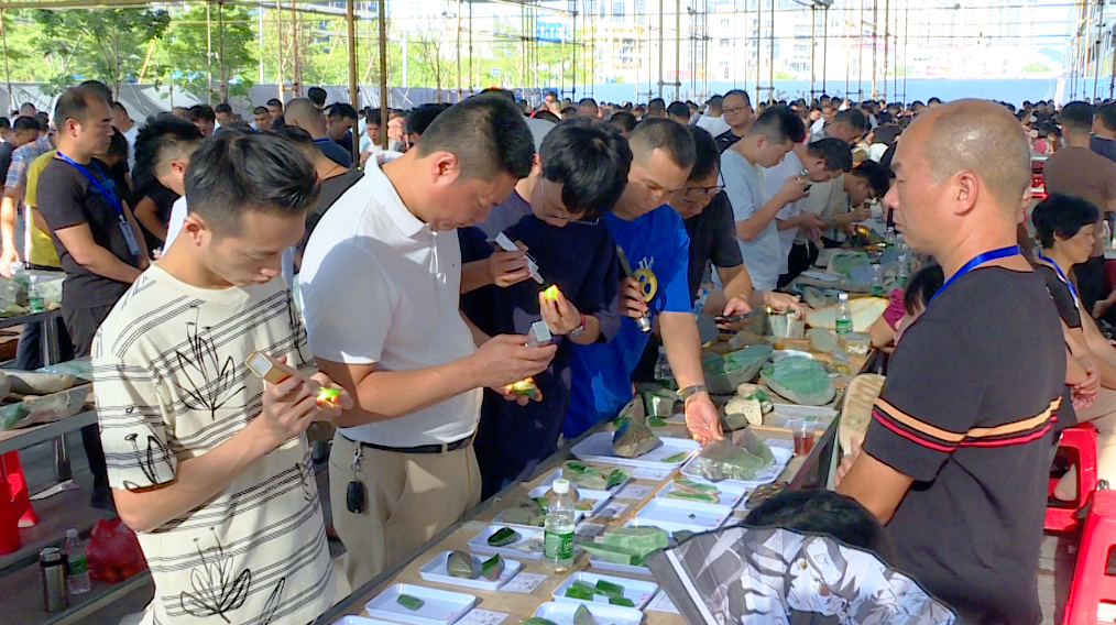 重点项目：假期“不停歇” 建设加速跑8[00_00_06][20250317-153257].png