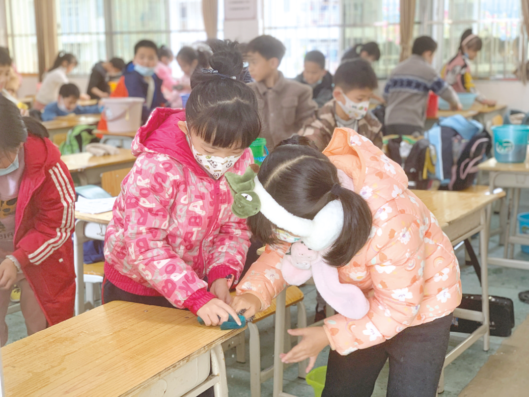 为培养学生动手,动脑和生活实践能力,牢固树立自己的事情自己做的