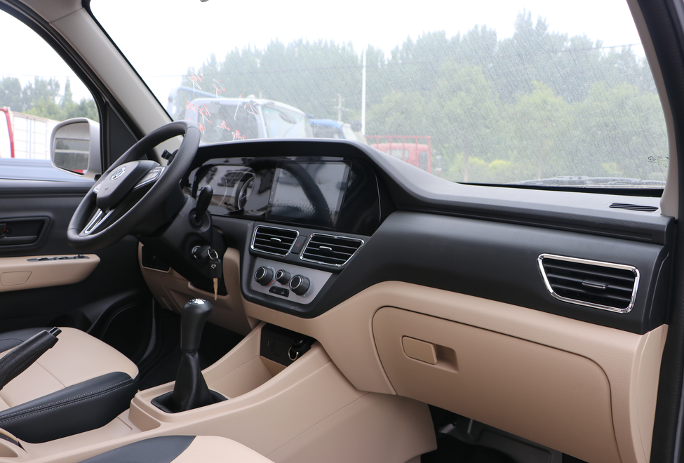 各方面表现都很能打静态体验长安跨越新豹t3plus