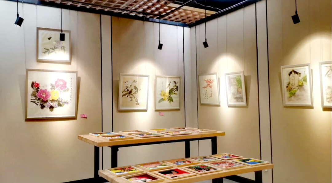 美术展厅.png