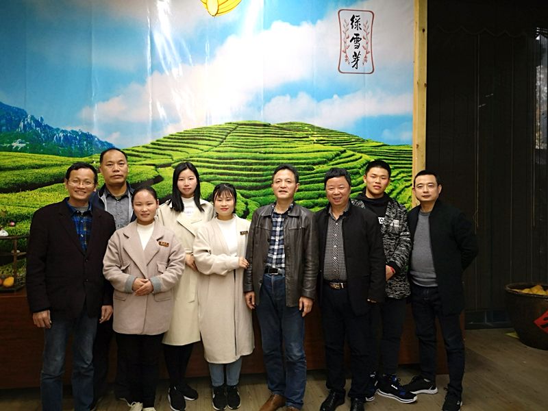 茶职院党委委员、副院长俞志兴一行看望关心实习工作的学生