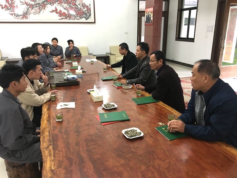 茶职院党委委员、副院长俞志兴一行看望关心实习工作的学生