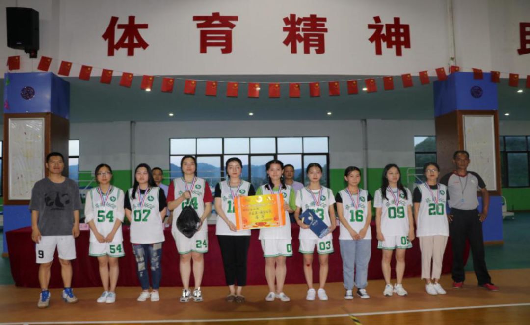 江西婺源茶业职业学院校园篮球赛顺利闭幕