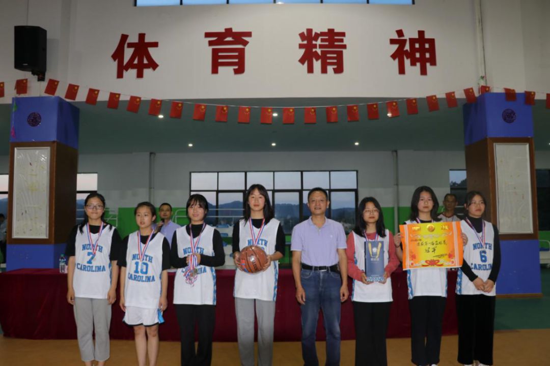 江西婺源茶业职业学院校园篮球赛顺利闭幕