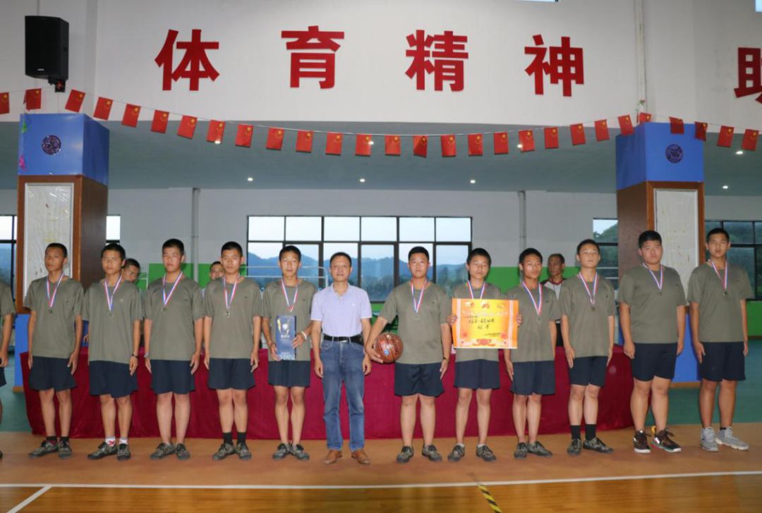 江西婺源茶业职业学院校园篮球赛顺利闭幕