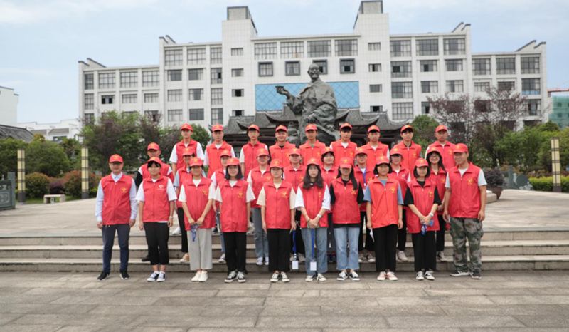 同在蓝天下 你我共成长